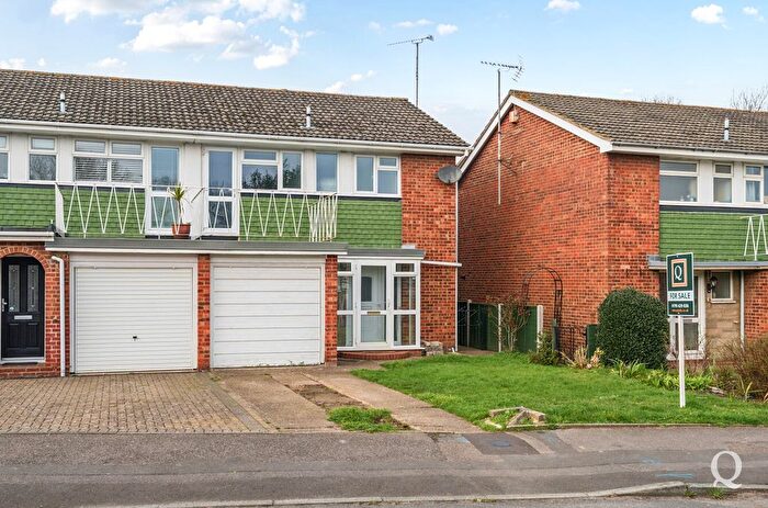 3 Bedroom Semi Detached House For Sale In Bradley Drive, Sittingbourne, Kent, ME10