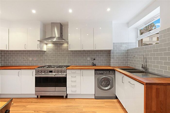 2 Bedroom Flat To Rent In Brockley Road, London, SE4