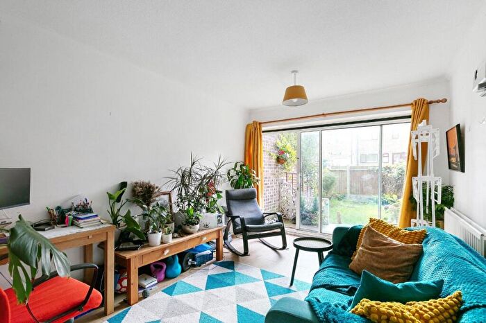 1 Bedroom Apartment For Sale In Lullington Road, London, SE20