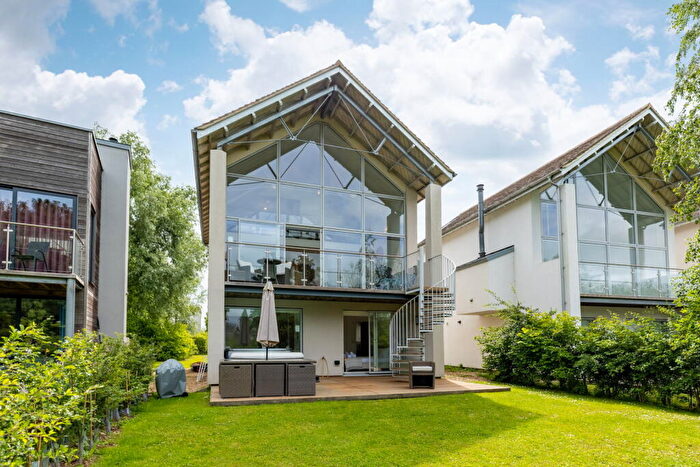 5 Bedroom Detached House For Sale In Howells Mere, The Lower Mill Estate, GL7
