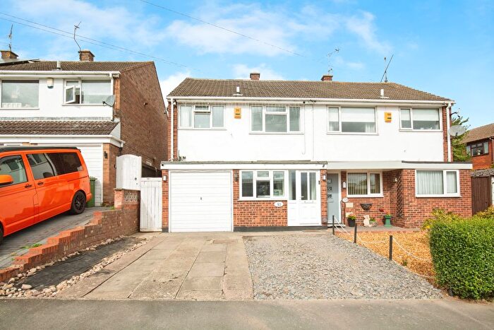 3 Bedroom Semi-Detached House For Sale In Bardon View Road, Dordon, B78