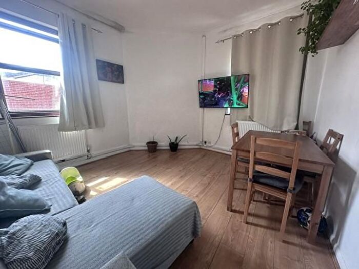 1 Bedroom Flat To Rent In Eardley Road, London, SW16