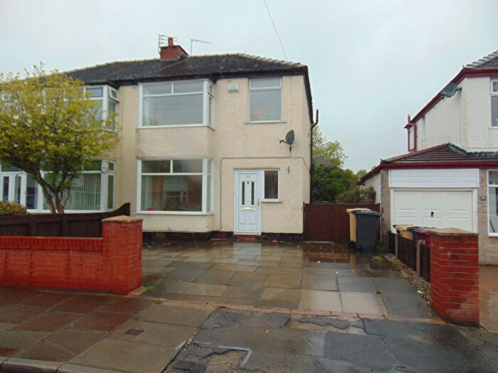 3 Bedroom Semi-Detached House To Rent In Glenmore Avenue, Bolton, BL4