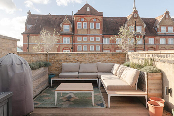 3 Bedroom Flat For Sale In Keston Road, Peckham Rye, SE15