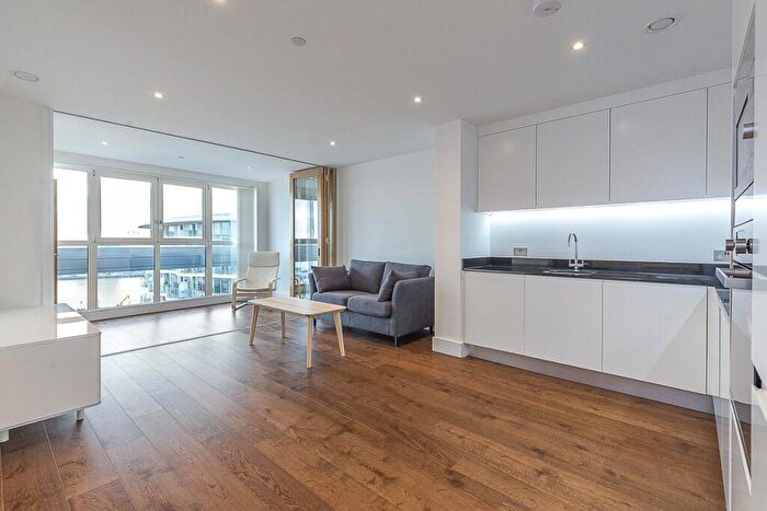 2 Bedroom Apartment To Rent In Gateway Tower, Western Gateway, London, E16