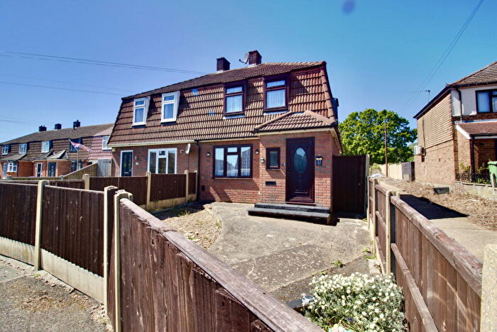 3 Bedroom Semi-Detached House For Sale In Keats Avenue, Romford, RM3