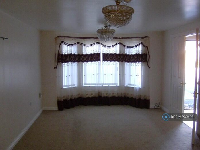5 Bedroom Detached House To Rent In Lilac Court, Leeds, LS14