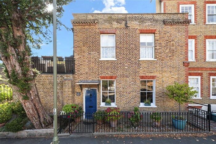 2 Bedroom End Terrace House For Sale In French Street, Sunbury-On-Thames, Surrey, TW16