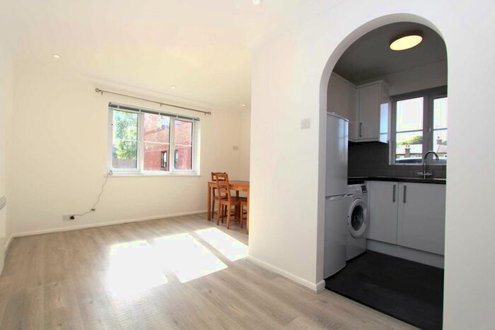 1 Bedroom Flat To Rent In Humber Road, Dartford, DA1