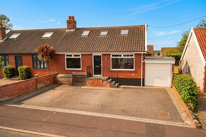 4 Bedroom Semi-Detached Bungalow For Sale In Beaumont Road, New Costessey, Norwich, NR5