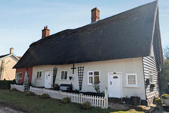 2 Bedroom Cottage To Rent In Thompson, IP24