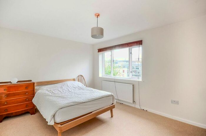 2 Bedroom Flat To Rent In Tiber Gardens, Islington, London, N1