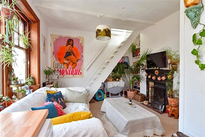 1 Bedroom Flat For Sale In Millers Road, Brighton, East Sussex, BN1