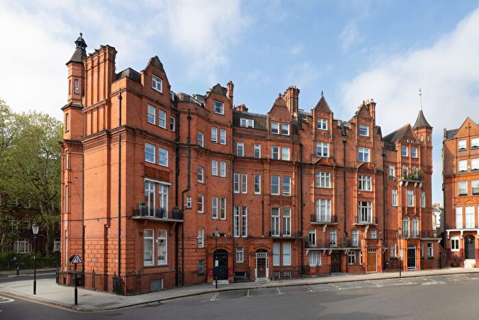 5 Bedroom Flat For Sale In Hans Place, Knightsbridge, London, SW1X