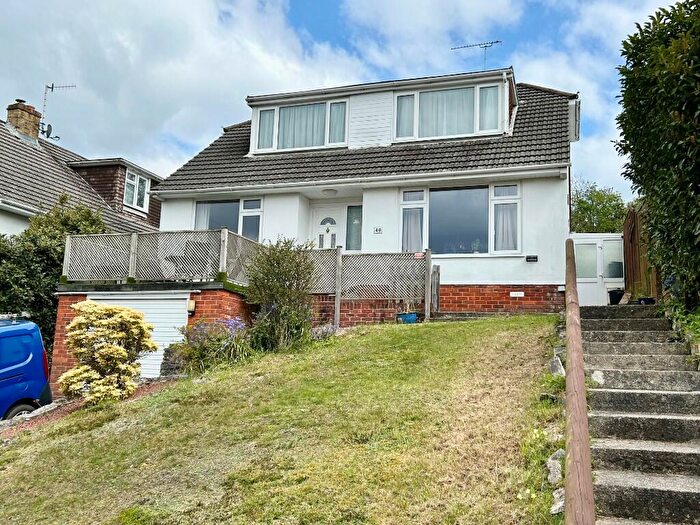 4 Bedroom Chalet For Sale In Fairview Drive, SO45