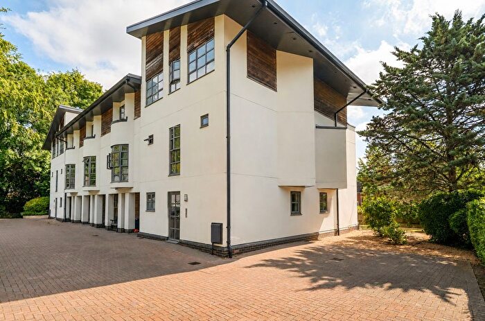 3 Bedroom Flat For Sale In Lankhills Road, Winchester, Hampshire, SO23