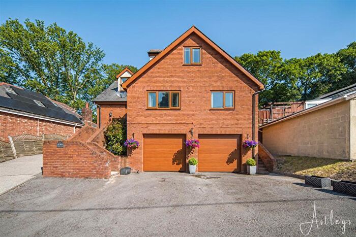 3 Bedroom Detached House For Sale In Back Drive Skewen, , Neath, SA10