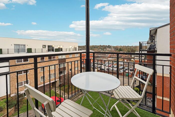 2 Bedroom Flat To Rent In Penn Place, Northway, Rickmansworth, Herts, WD3