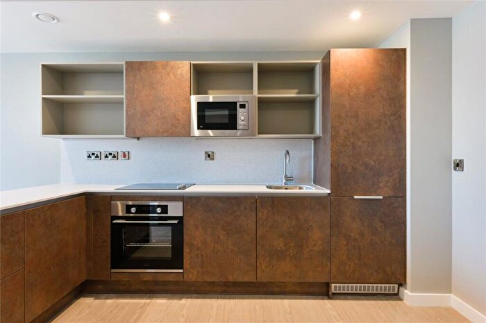 1 Bedroom Apartment To Rent In Spinners Yard, Spinners Lane, LS7