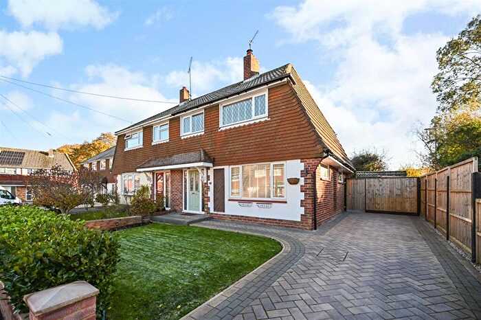 3 Bedroom Semi-Detached House For Sale In Milbeck Close, Waterlooville, PO8