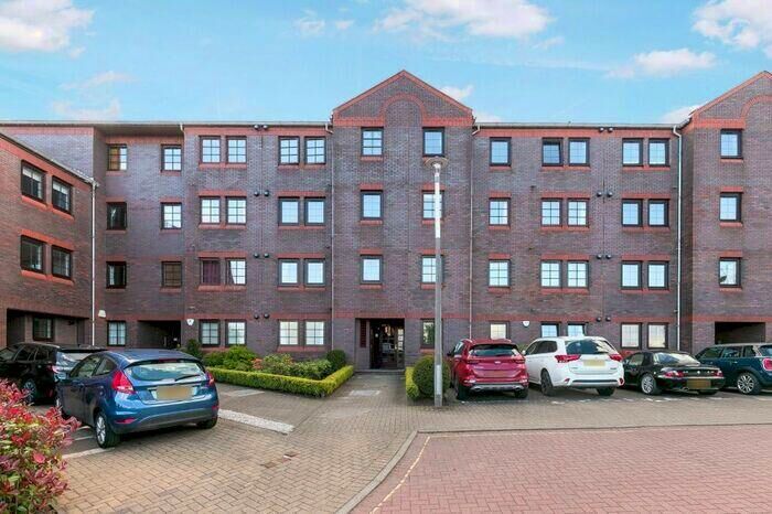 2 Bedroom Flat To Rent In Orchard Brae Avenue, Orchard Brae, Edinburgh, EH4