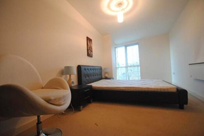 1 Bedroom Flat To Rent In The Gatehaus, Leeds Road, Bradford, West Yorkshire, BD1
