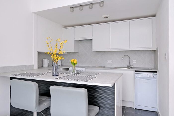 1 Bedroom Flat To Rent In Albyn Grove, Top Left, AB10