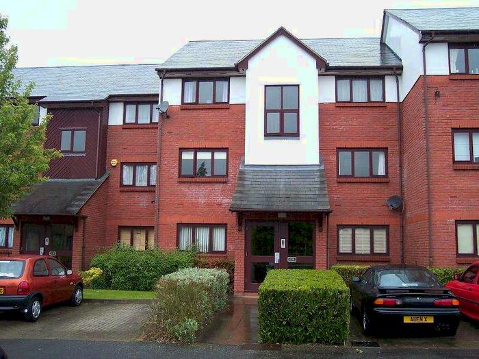 1 Bedroom Apartment To Rent In Maple Gate, Loughton, IG10
