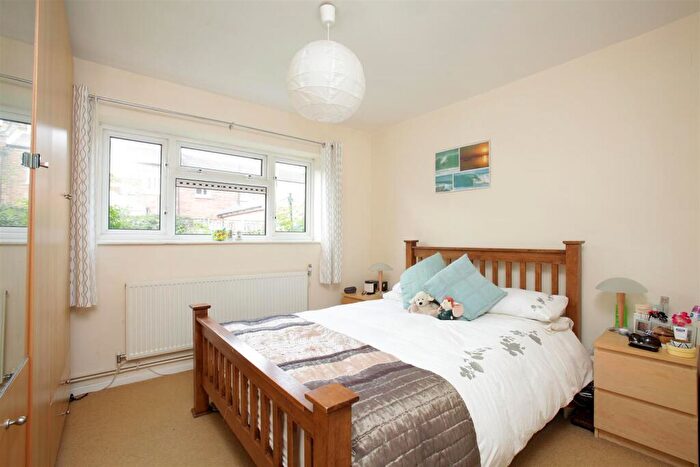 1 Bedroom Flat To Rent In Mullins Path, Mortlake, SW14