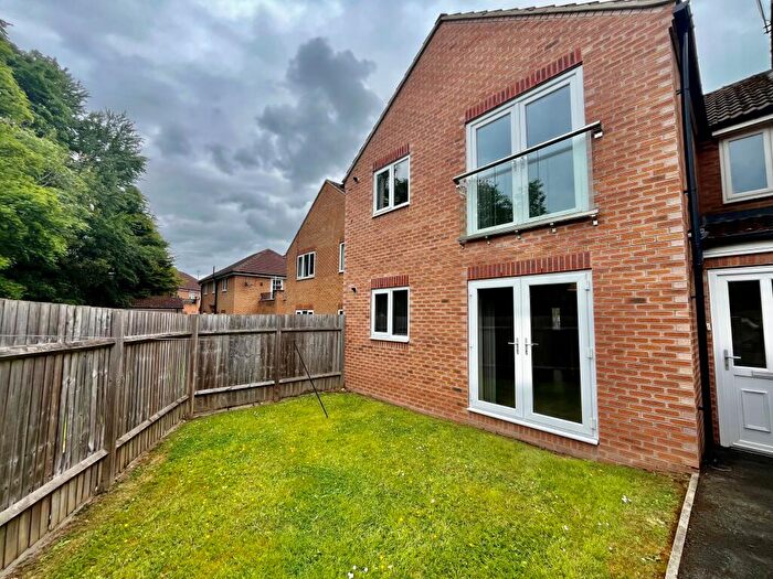 2 Bedroom Flat To Rent In The Spinney, Moortown, Leeds, LS17