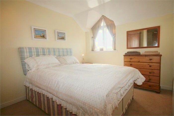 2 Bedroom Flat To Rent In Weavers House, Swansea, SA1