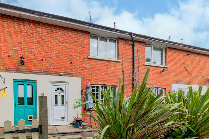 2 Bedroom Terraced House To Rent In Alexandra Road, Aldershot, GU11