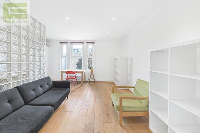 1 Bedroom Flat To Rent In Mitcham Road, Tooting, SW17