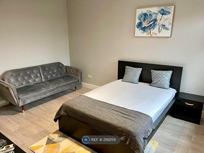 3 Bedroom Flat To Rent In Thurlby Road, Wembley, HA0