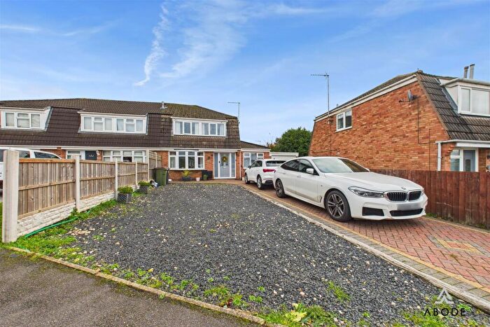 4 Bedroom Semi-Detached House For Sale In Ferrers Close, Castle Donington, Derbyshire, DE74