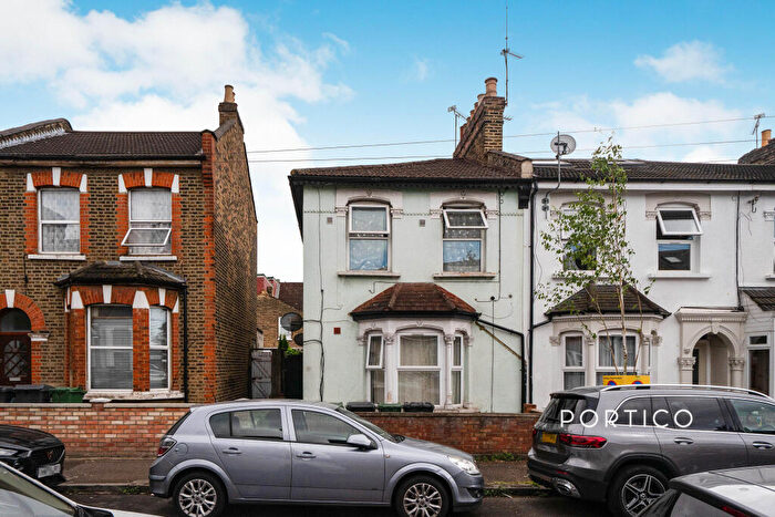2 Bedroom Flat To Rent In St Georges Road, Leyton, E10