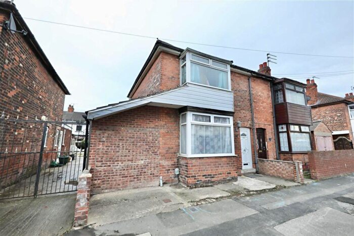 3 Bedroom Semi Detached House For Sale In Monmouth Street, Hull, HU4
