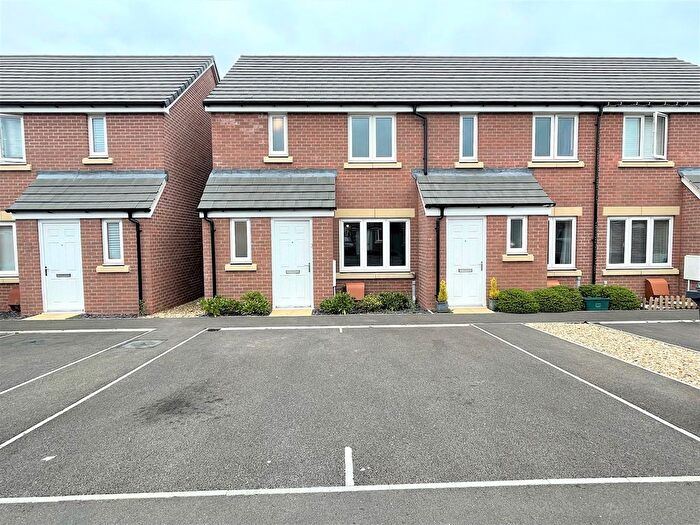 3 Bedroom Semi-Detached House To Rent In Knight Close, Bathpool, Taunton, TA2