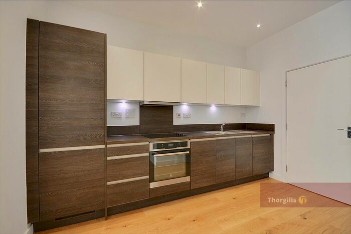 1 Bedroom Flat To Rent In Great West Road, Brentford, TW8