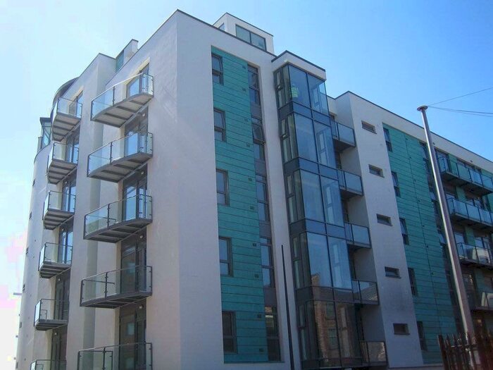 2 Bedroom Apartment To Rent In Circle, L1