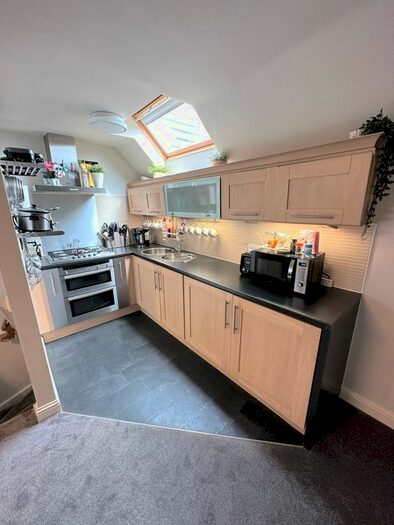 1 Bedroom Flat To Rent In Pippin Court, Halifax, HX2