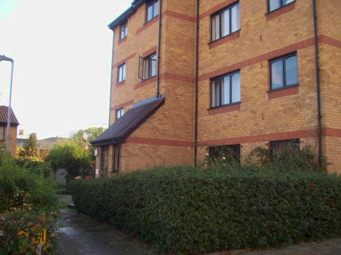 1 Bedroom Studio To Rent In Baildon Street, Deptford, London, SE8