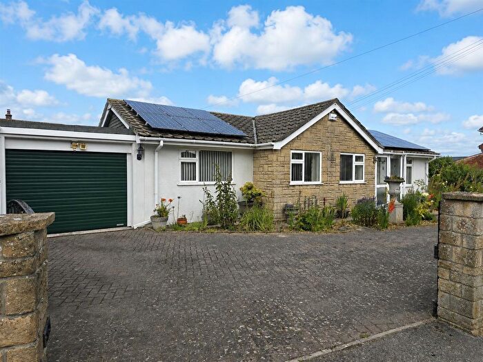 3 Bedroom Detached Bungalow For Sale In Thornhill Road, Stalbridge, DT10