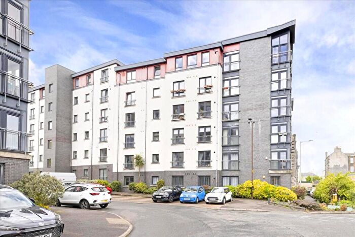 2 Bedroom Flat For Sale In Flat Ashley Place, Edinburgh, EH6