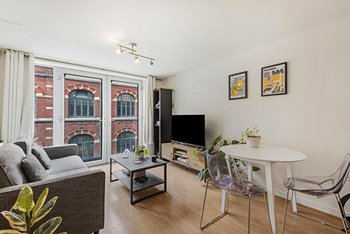 1 Bedroom Property To Rent In Wheler Street, Shoreditch, London, E1