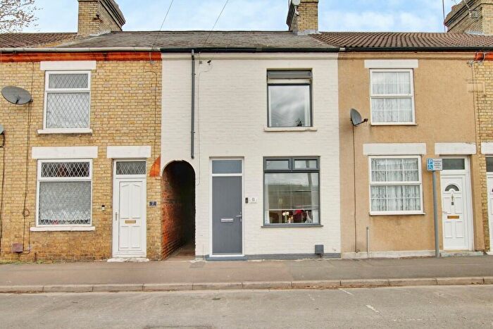 3 Bedroom Terraced House For Sale In County Road, March, PE15