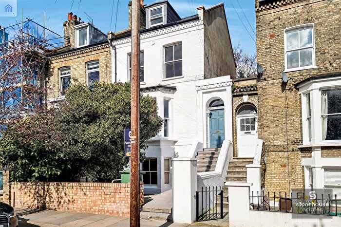 1 Bedroom Apartment To Rent In Regina Road, Finsbury Park, London, N4