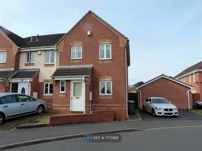 3 Bedroom End Of Terrace House To Rent In Clay Lane, Oldbury, B69