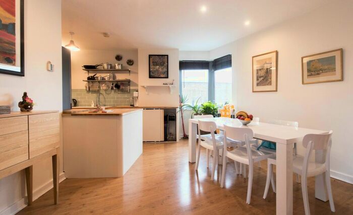 2 Bedroom Apartment To Rent In Campbell Road, London, E3