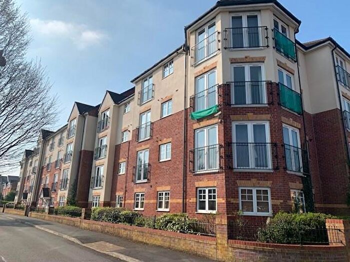 2 Bedroom Flat To Rent In Sandycroft Avenue, Wythenshawe, Manchester, M22